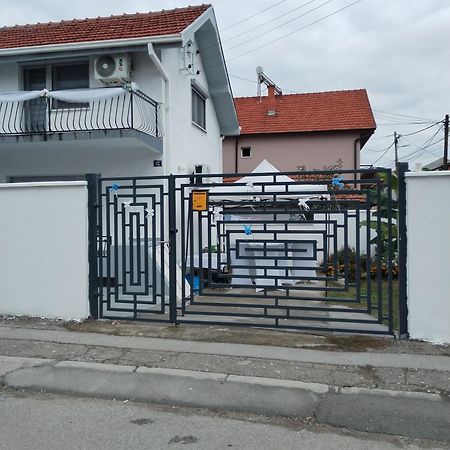 Gostinska Kuca Apartment Leskovac  Bagian luar foto