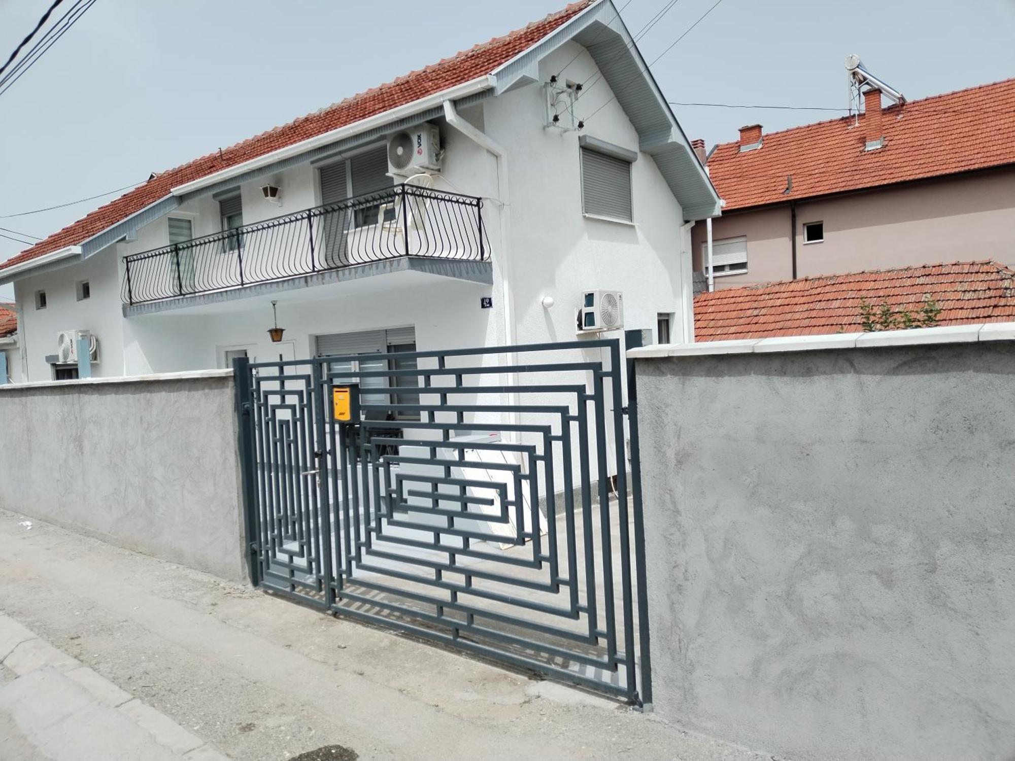 Gostinska Kuca Apartment Leskovac  Bagian luar foto