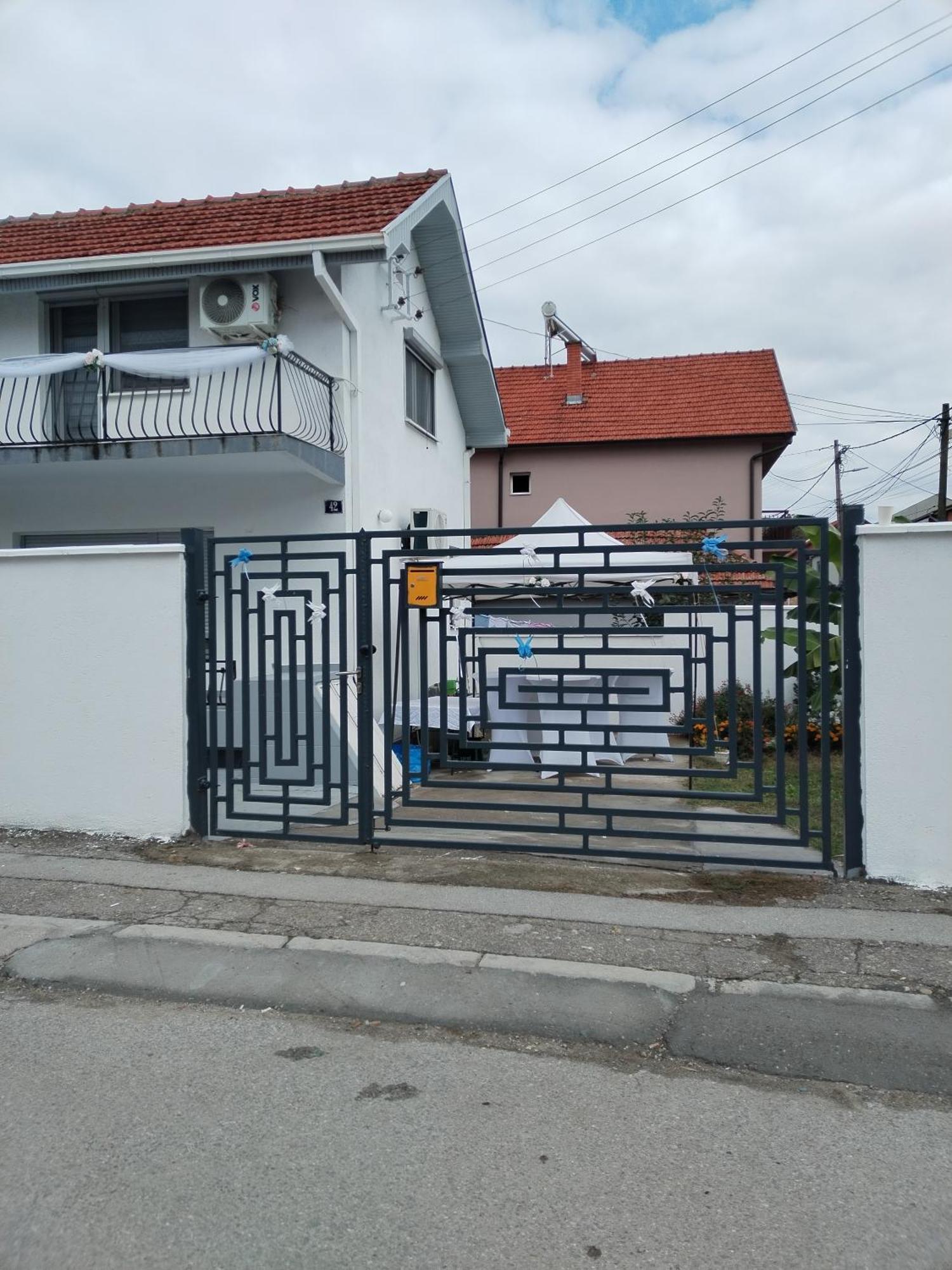 Gostinska Kuca Apartment Leskovac  Bagian luar foto